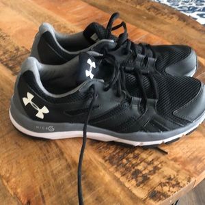 Under Armour micro men size 11.5